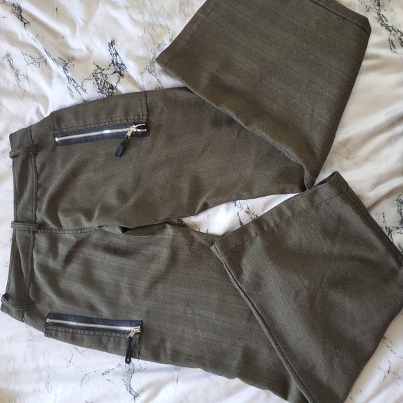 Dollhouse stretch flare pants - Picture 3 of 8